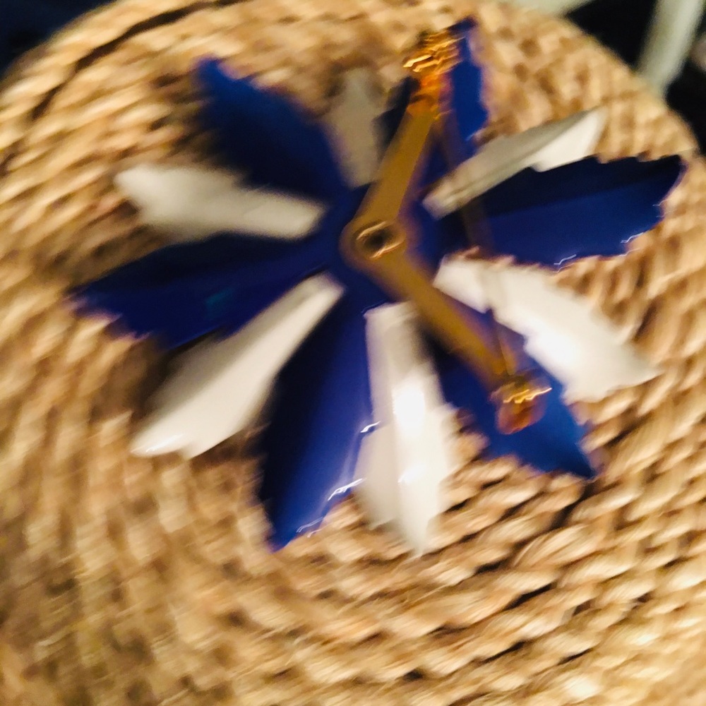 Vintage 1960s Metal flower Brooch enamel Red White Blue - Picture 4 of 4